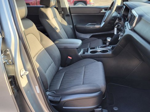 Used 2020 Kia Sportage LX image 10