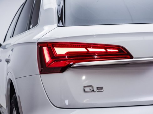 Used 2022 Audi Q5 2.0T Premium w/ Convenience Package image 10