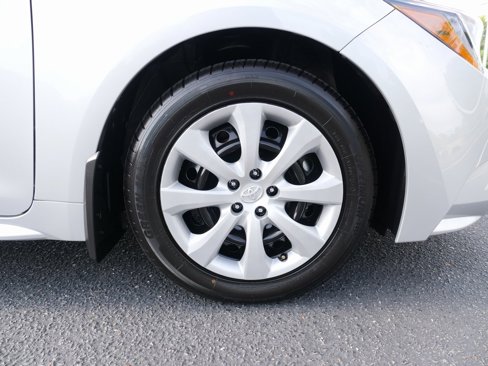 Used 2025 Toyota Corolla LE image 11