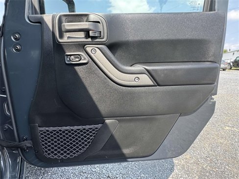 Used 2018 Jeep Wrangler Unlimited Sport S image 13