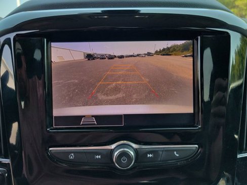 Used 2021 Chevrolet Traverse LS image 15