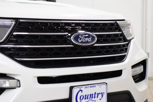 Used 2021 Ford Explorer XLT w/ Equipment Group 202A image 11