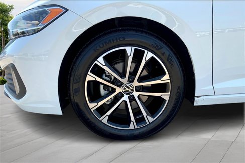 Used 2024 Volkswagen Jetta Sport image 32