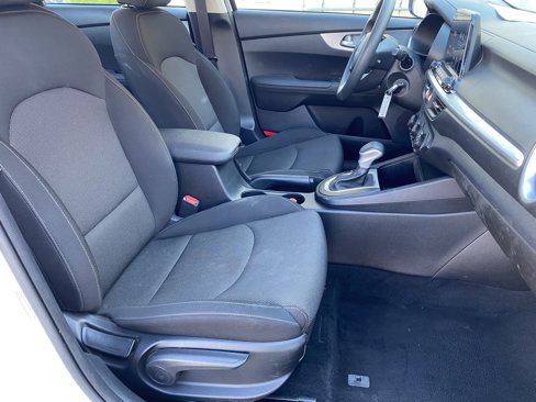 Used 2023 Kia Forte LX image 9