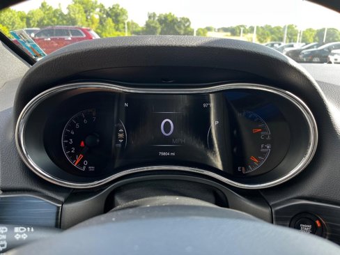 Used 2021 Jeep Grand Cherokee Laredo X image 21