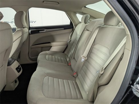 Used 2017 Ford Fusion SE image 17