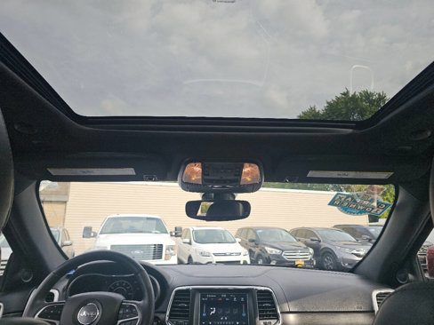 Used 2018 Jeep Grand Cherokee Limited image 22