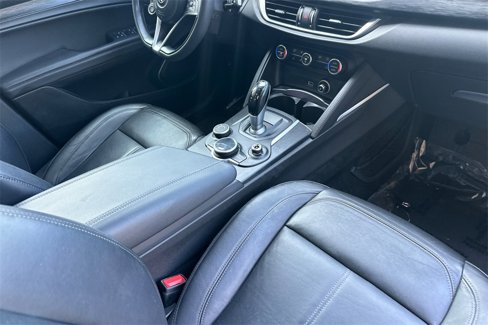 Used 2018 Alfa Romeo Stelvio Sport w/ Cold Weather Package image 18