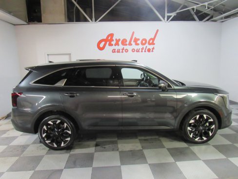 Used 2024 Kia Sorento EX w/ Panoramic Sunroof Package image 7