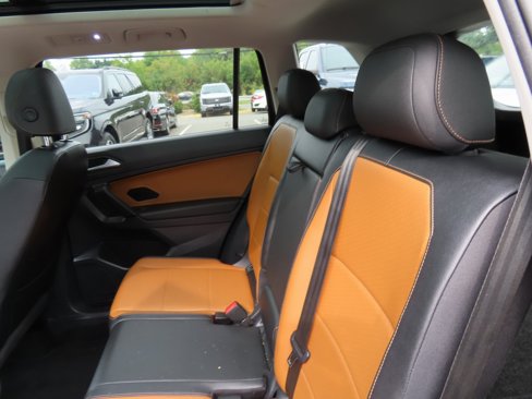 Used 2019 Volkswagen Tiguan SE image 32