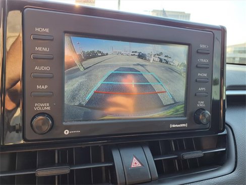Used 2021 Toyota RAV4 XLE image 18