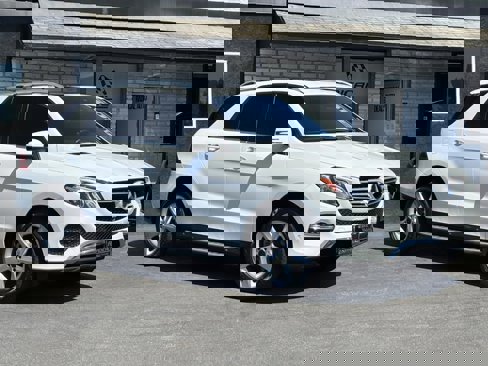 Used 2018 Mercedes-Benz GLE 350 w/ Premium 2 Package image 7