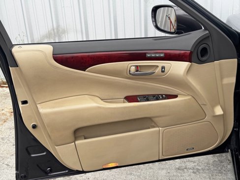 Used 2008 Lexus LS 460 image 37
