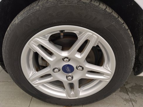 Used 2017 Ford Fiesta SE image 31
