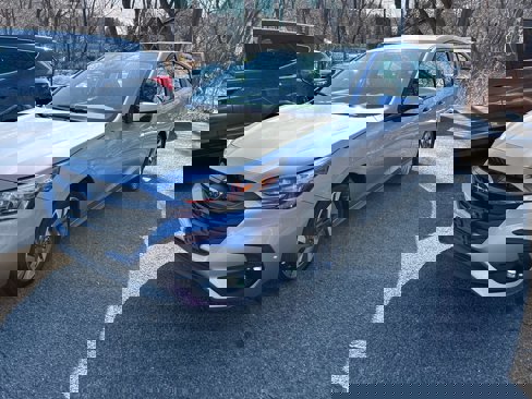 Used 2023 Subaru Legacy Limited image 3
