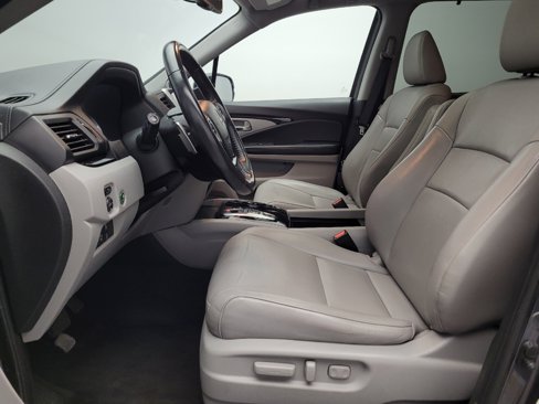 Used 2018 Honda Pilot Touring image 17