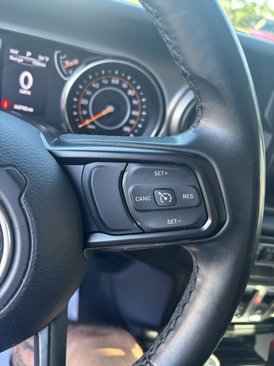 Used 2019 Jeep Wrangler Sport image 13
