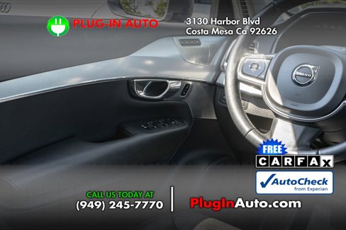Used 2016 Volvo XC90 T6 Momentum w/ Vision Package image 17