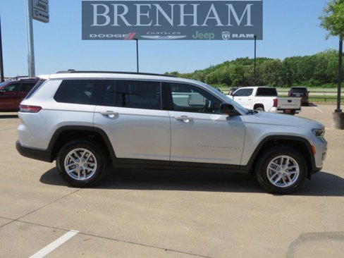New 2025 Jeep Grand Cherokee L Laredo image 2