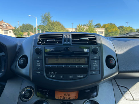 Used 2010 Toyota RAV4 Limited image 12