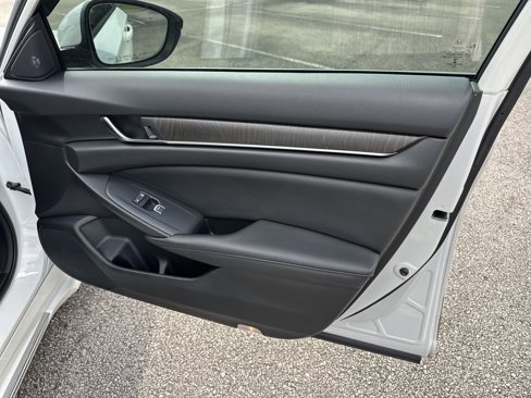 Used 2021 Honda Accord EX-L image 16