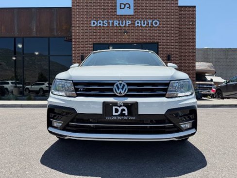 Used 2019 Volkswagen Tiguan SEL R-Line w/ 3rd Row Seat Package image 3