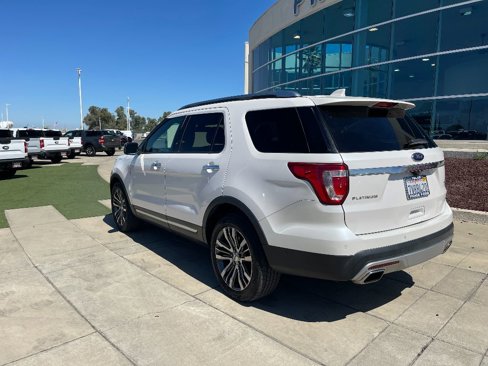 Used 2017 Ford Explorer Platinum image 7