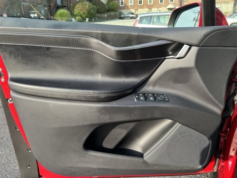 Used 2018 Tesla Model X image 8