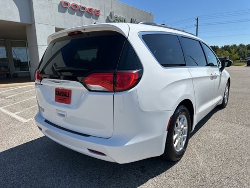 Used 2021 Chrysler Voyager Lxi image 7