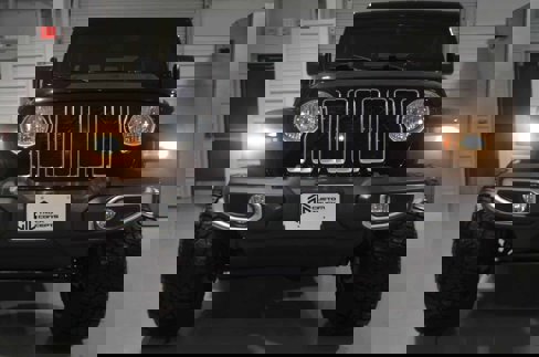 Used 2022 Jeep Gladiator Overland image 2