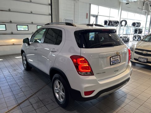 Used 2021 Chevrolet Trax LT w/ LT Convenience Package image 8