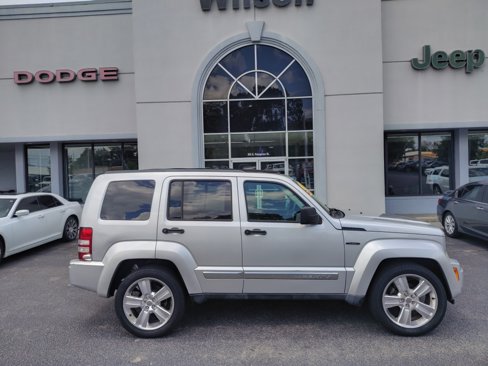 Used 2011 Jeep Liberty Sport image 1