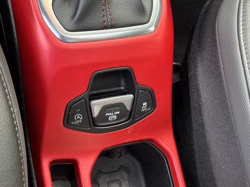 Used 2021 Jeep Renegade Trailhawk w/ Sun & Sound Group image 38