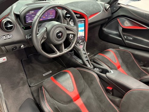 Used 2021 McLaren 720S Performance image 7