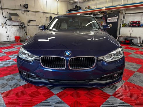 Used 2018 BMW 320i Sedan image 2