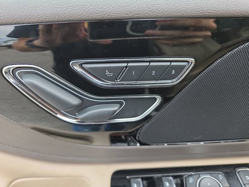 Used 2021 Lincoln Aviator Grand Touring w/ Elements Package Plus image 22