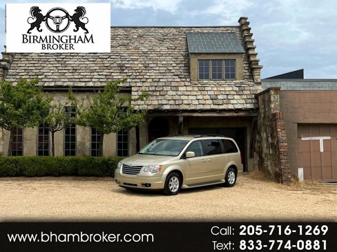 Used 2010 Chrysler Town & Country Touring image 1