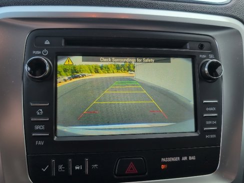 Used 2016 GMC Acadia SLE image 26