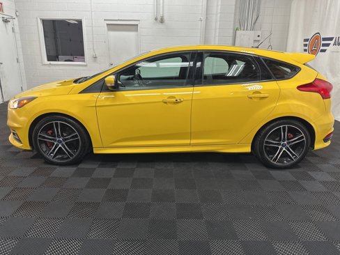 Used 2017 Ford Focus ST image 6