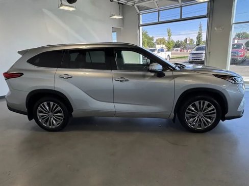 Used 2020 Toyota Highlander Platinum image 8