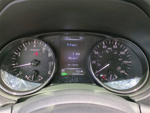 Used 2017 Nissan Rogue SV image 31