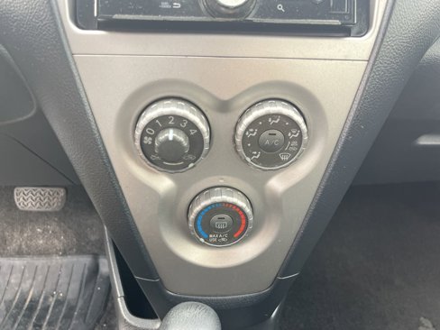 Used 2012 Toyota Yaris Sedan image 17