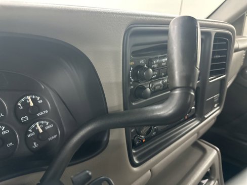 Used 2000 Chevrolet Silverado 1500 LS w/ Off-Road Chassis Pkg image 32