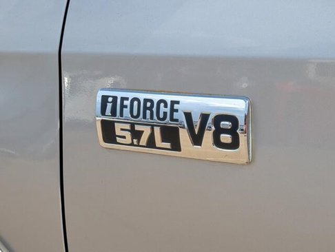 Used 2017 Toyota Tundra SR5 w/ SR5 Upgrade Package image 8