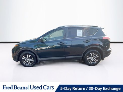 Used 2017 Toyota RAV4 LE image 4