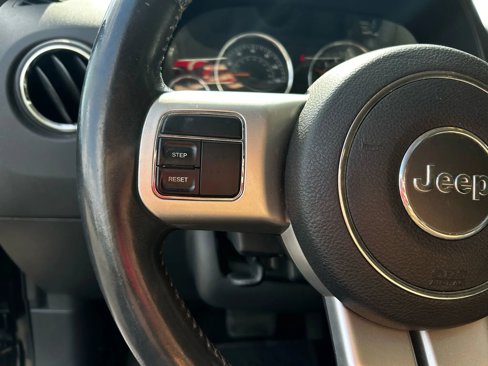 Used 2015 Jeep Compass High Altitude image 13