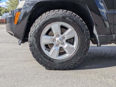 Used 2011 Jeep Liberty 70th Anniversary image 22