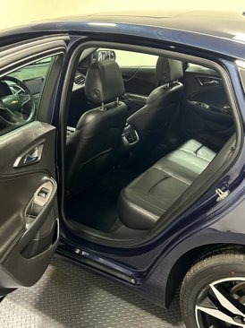 Used 2016 Chevrolet Malibu LT w/ Leather Package image 9