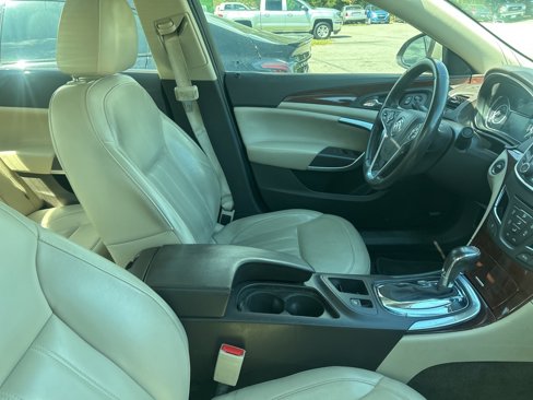 Used 2016 Buick Regal Premium w/ Driver Confidence Package #2 image 6