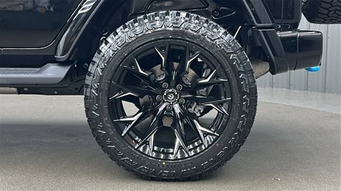 Used 2023 Jeep Wrangler Unlimited Sahara image 12
